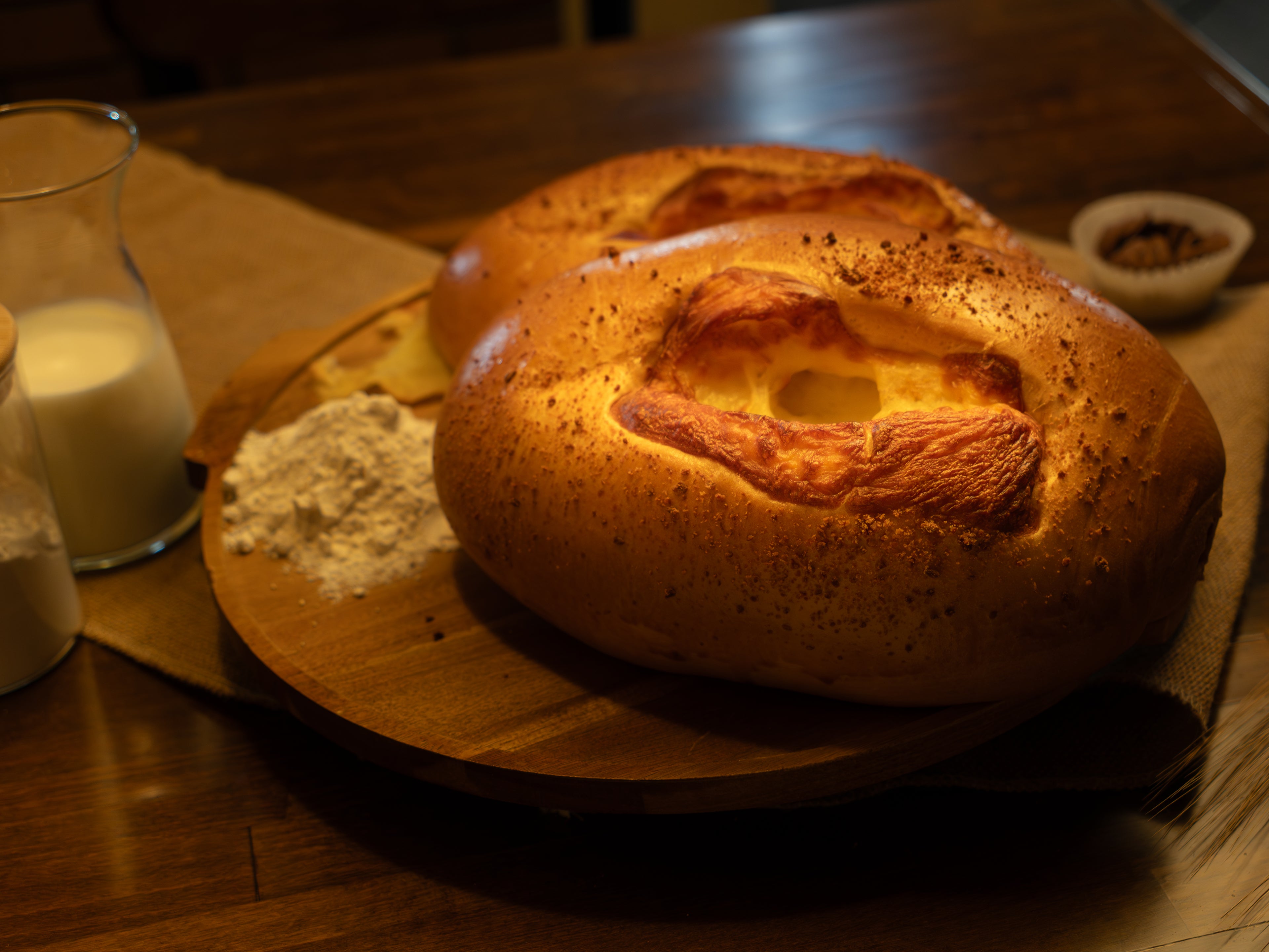Pan grande redondo queso medio